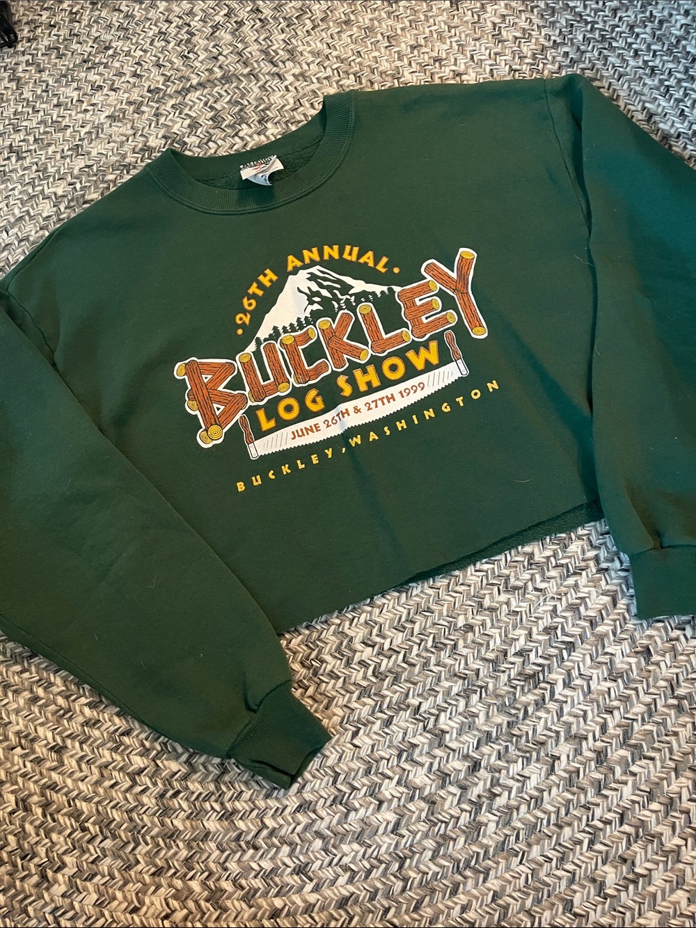 Jerzees Dark Green Buckley Log Show Graphic Crewneck Sweatshirt